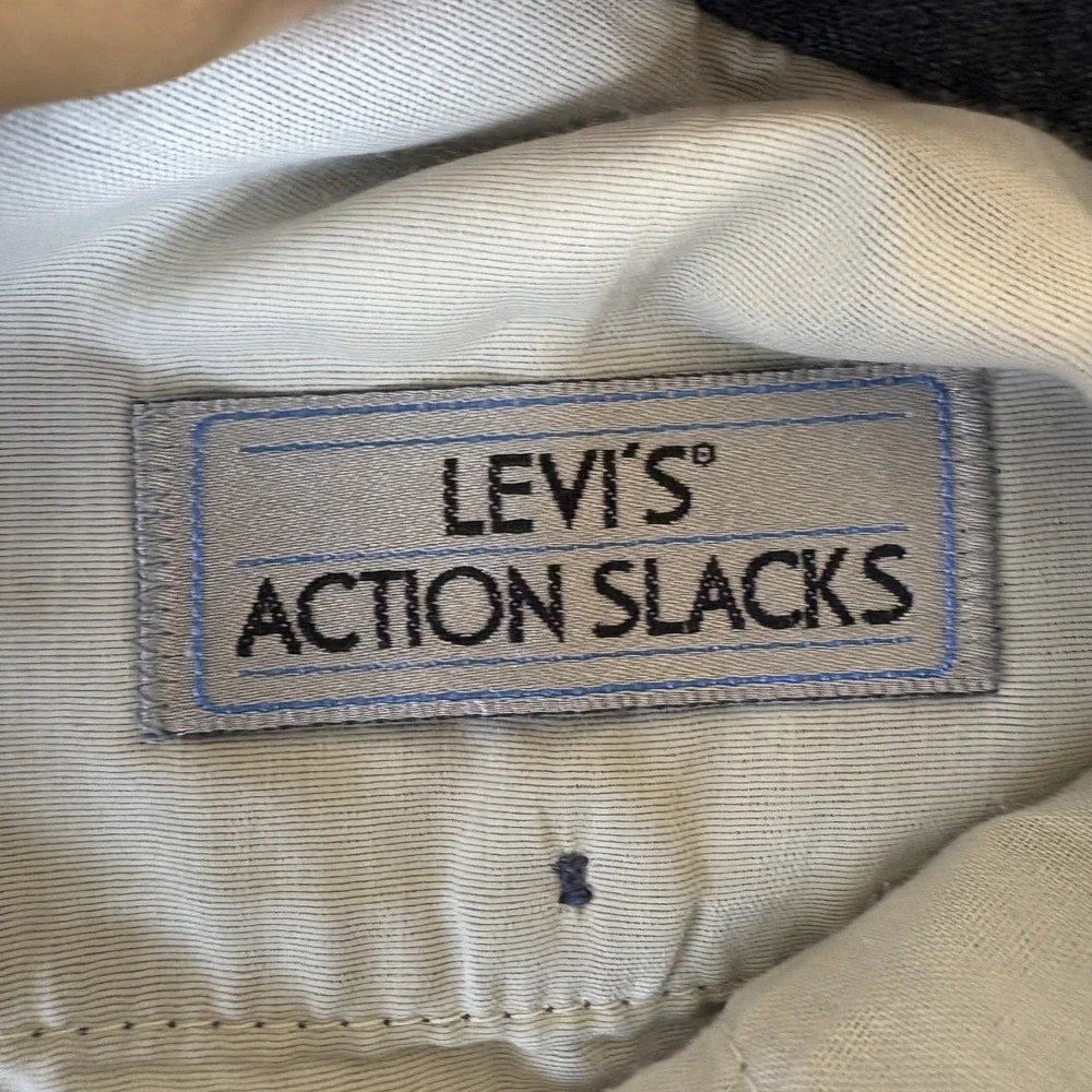 Levi's Action Slacks Dress Pants Mens 32x25 Gray Comfort Flat Front Straight Leg